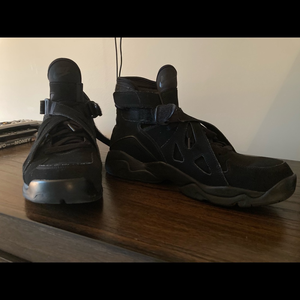 Nike Air Unlimited Triple Black David Robinson